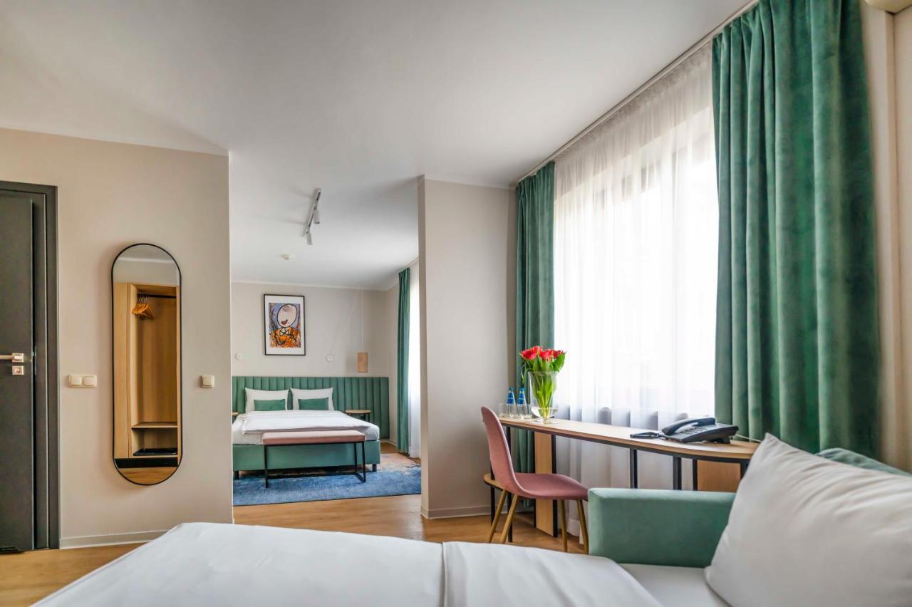Hotel H12**** クラクフ エクステリア 写真