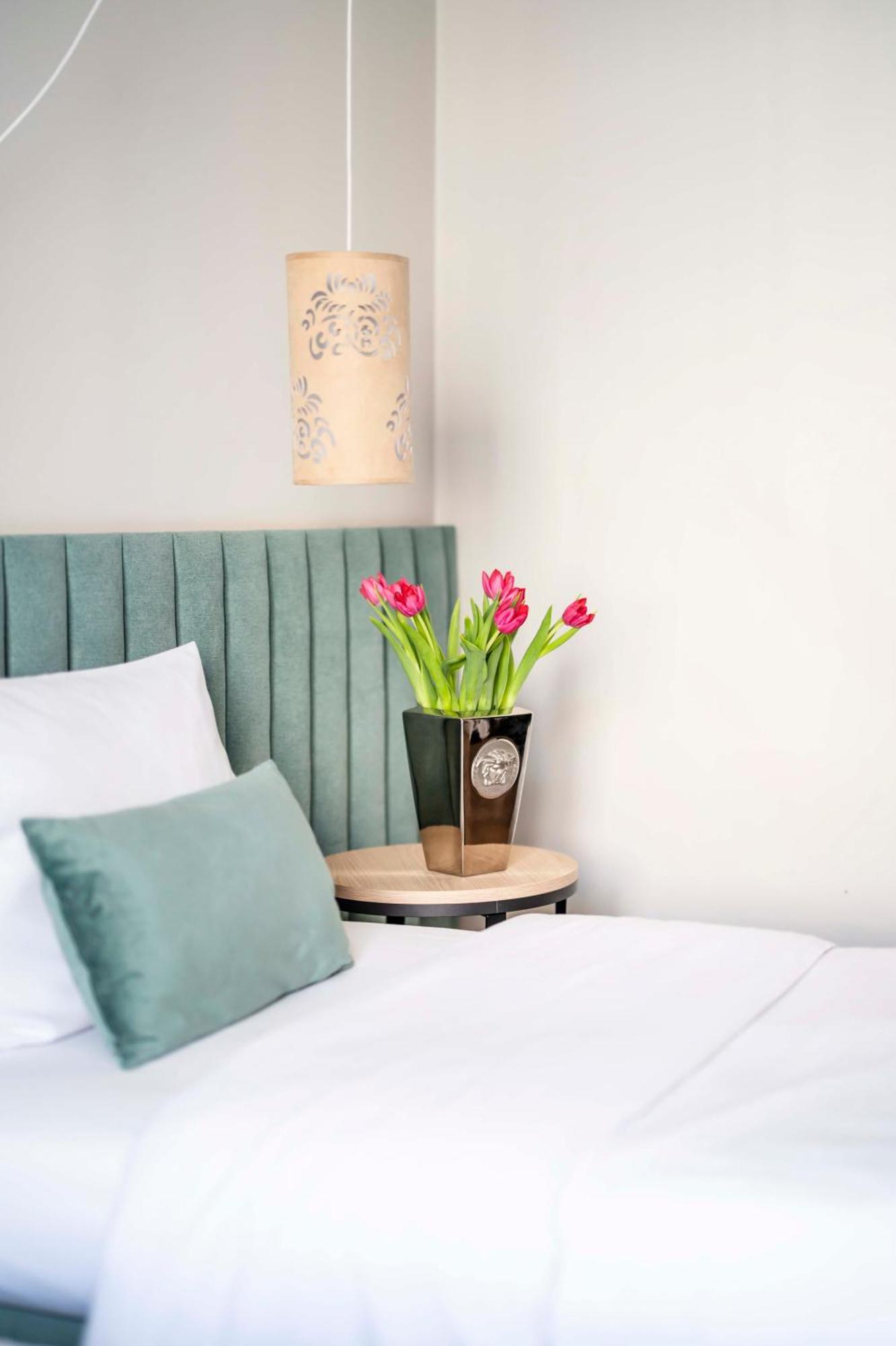 Hotel H12**** クラクフ エクステリア 写真