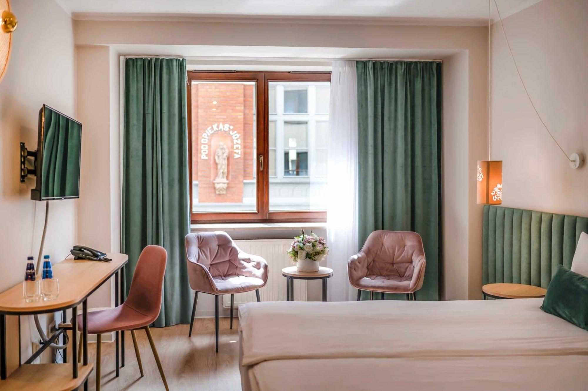 Hotel H12**** クラクフ エクステリア 写真