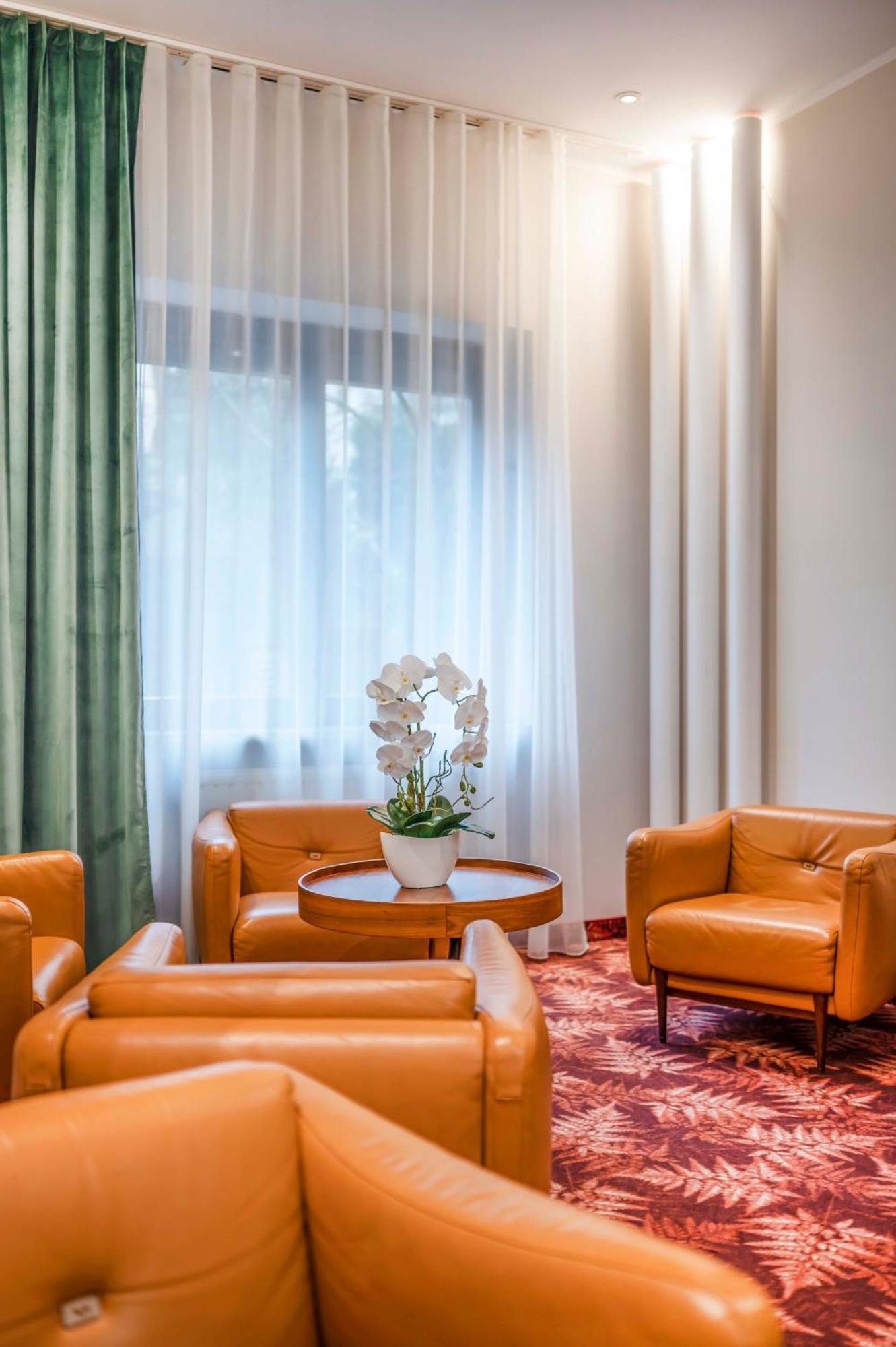 Hotel H12**** クラクフ エクステリア 写真