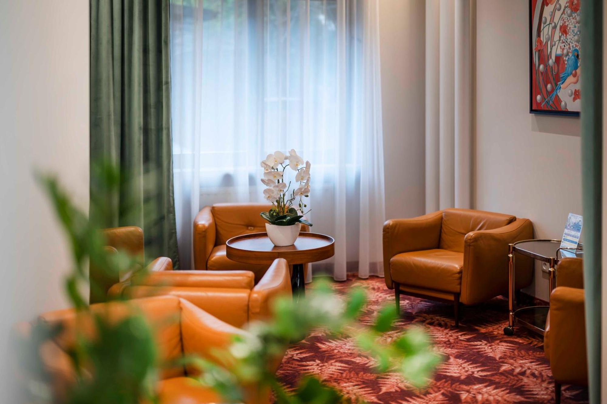 Hotel H12**** クラクフ エクステリア 写真
